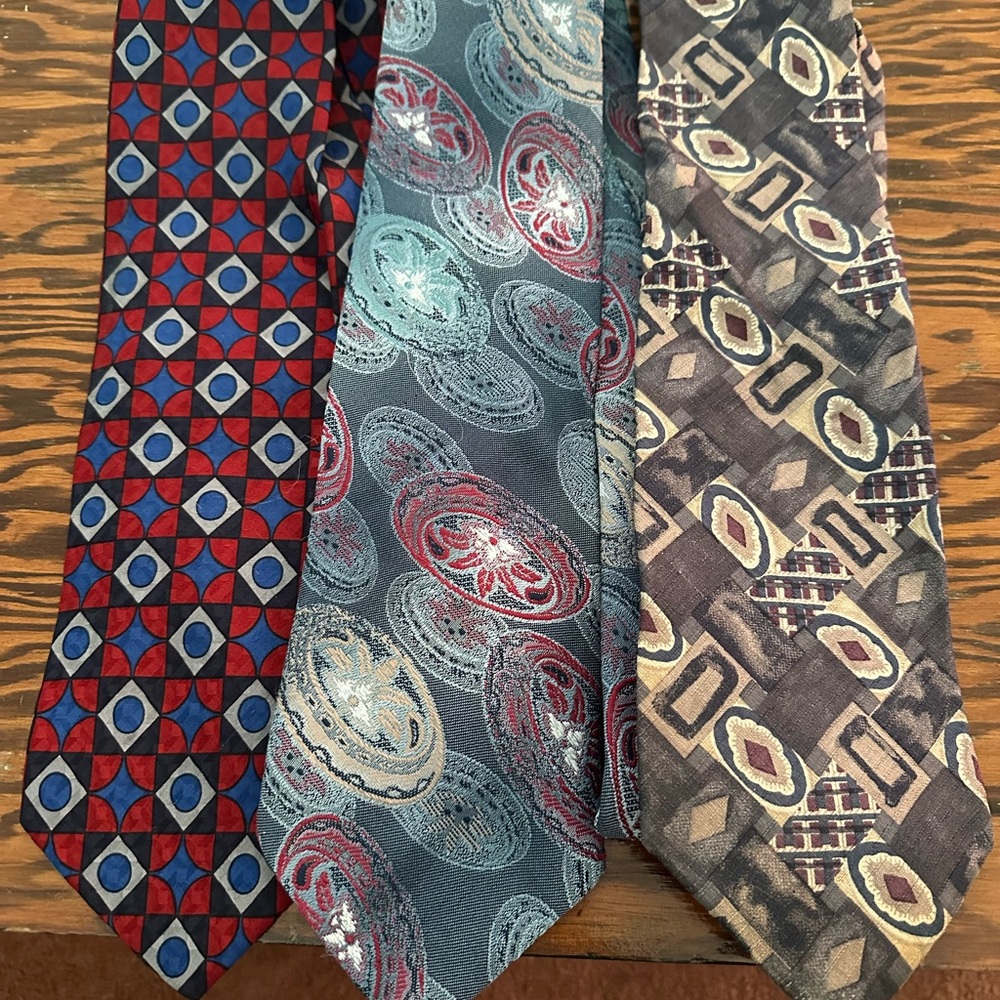Elegant Men's Ties - Geometric Patterns